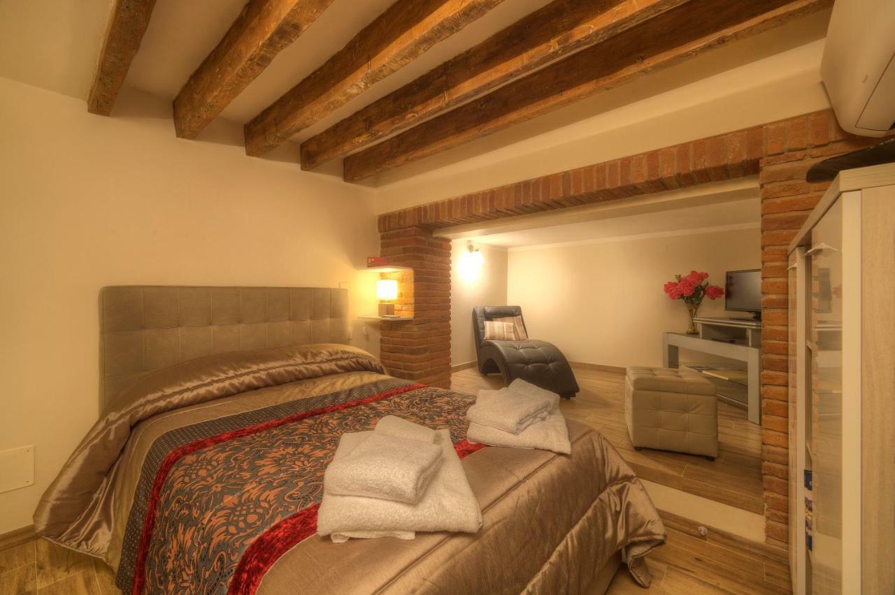 Duomo Luxury Apartment "Palazzo Del Re" Florence Extérieur photo
